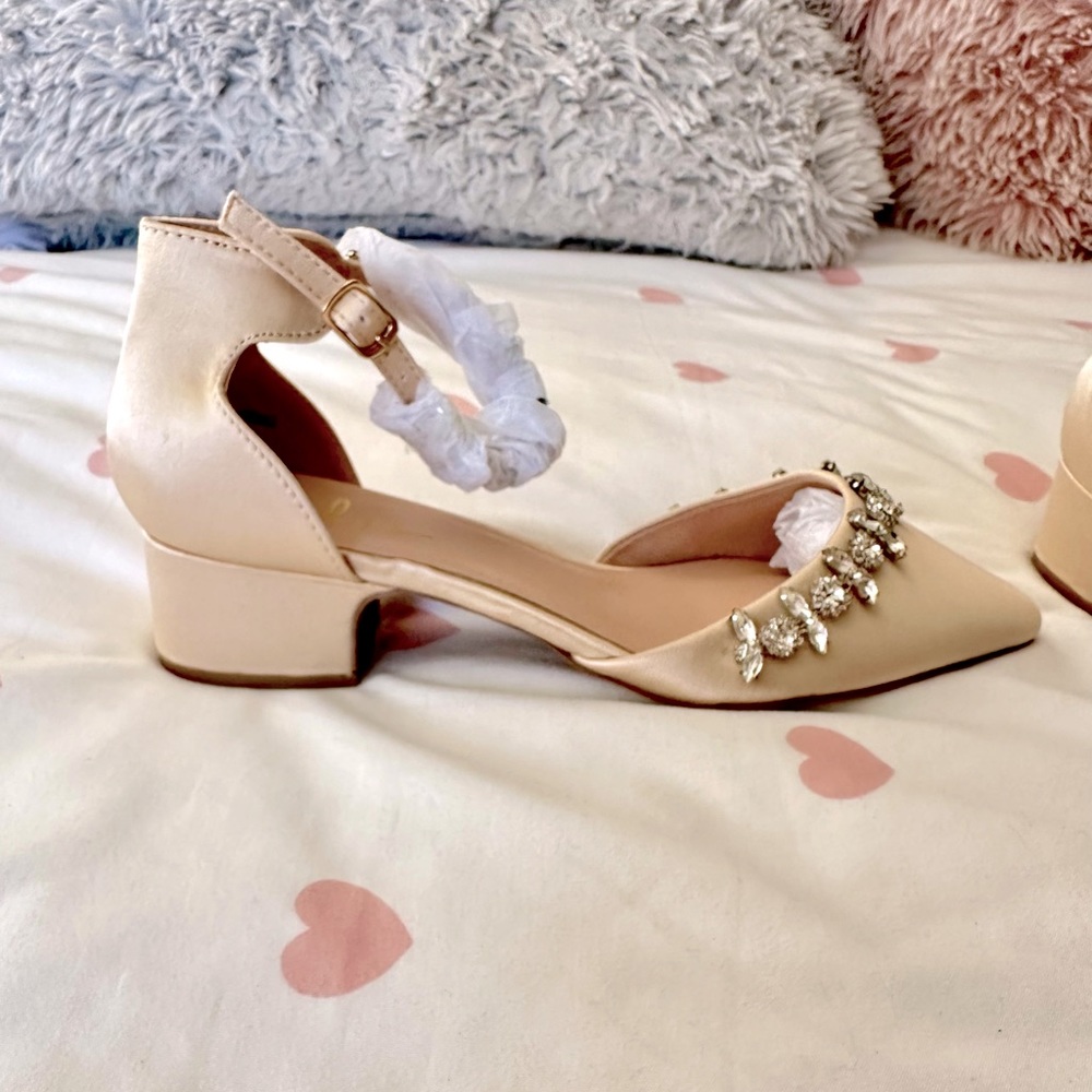 BRAND NEW LULUS HEELS